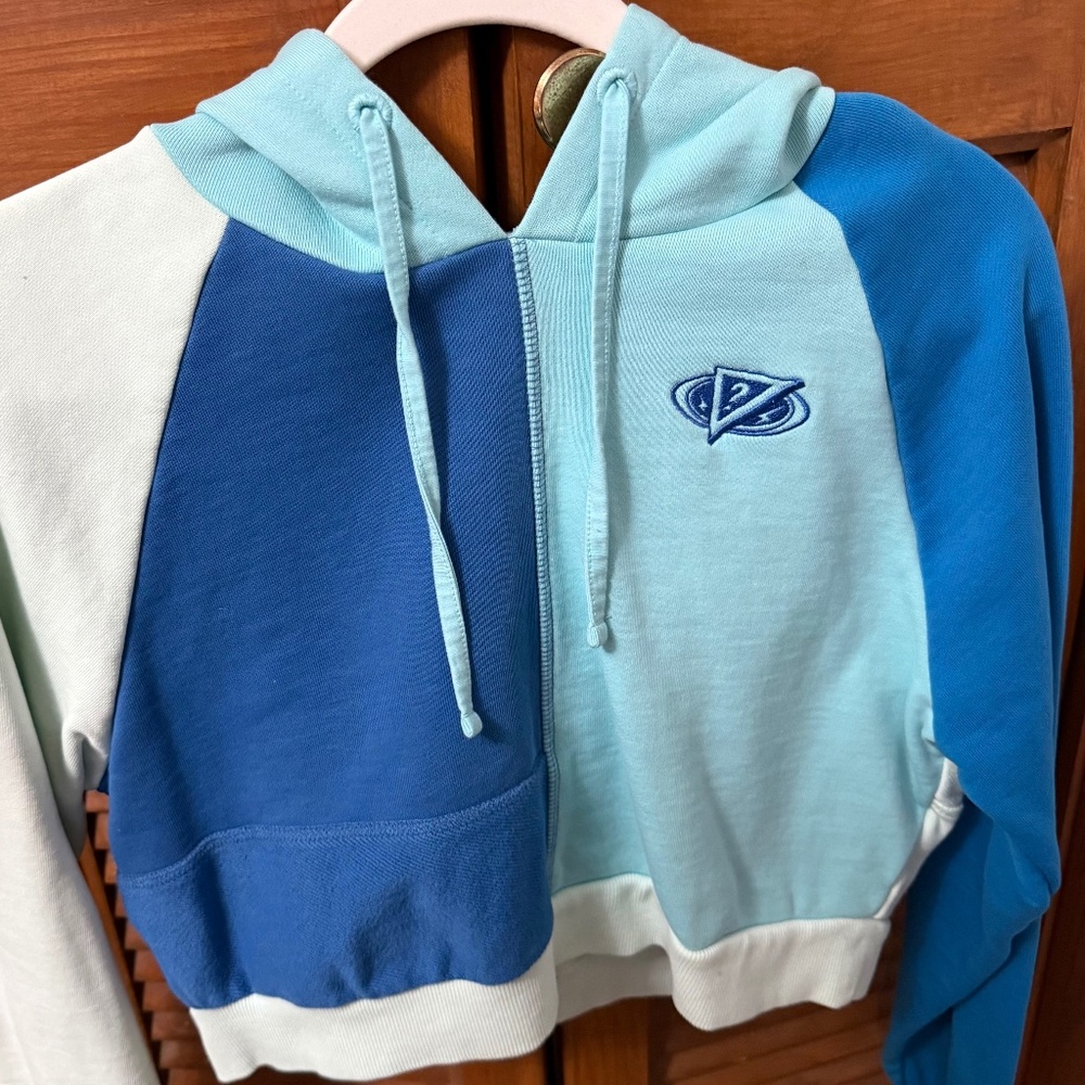 GUESS × J Balvin Color-Block Hoodie - Blue